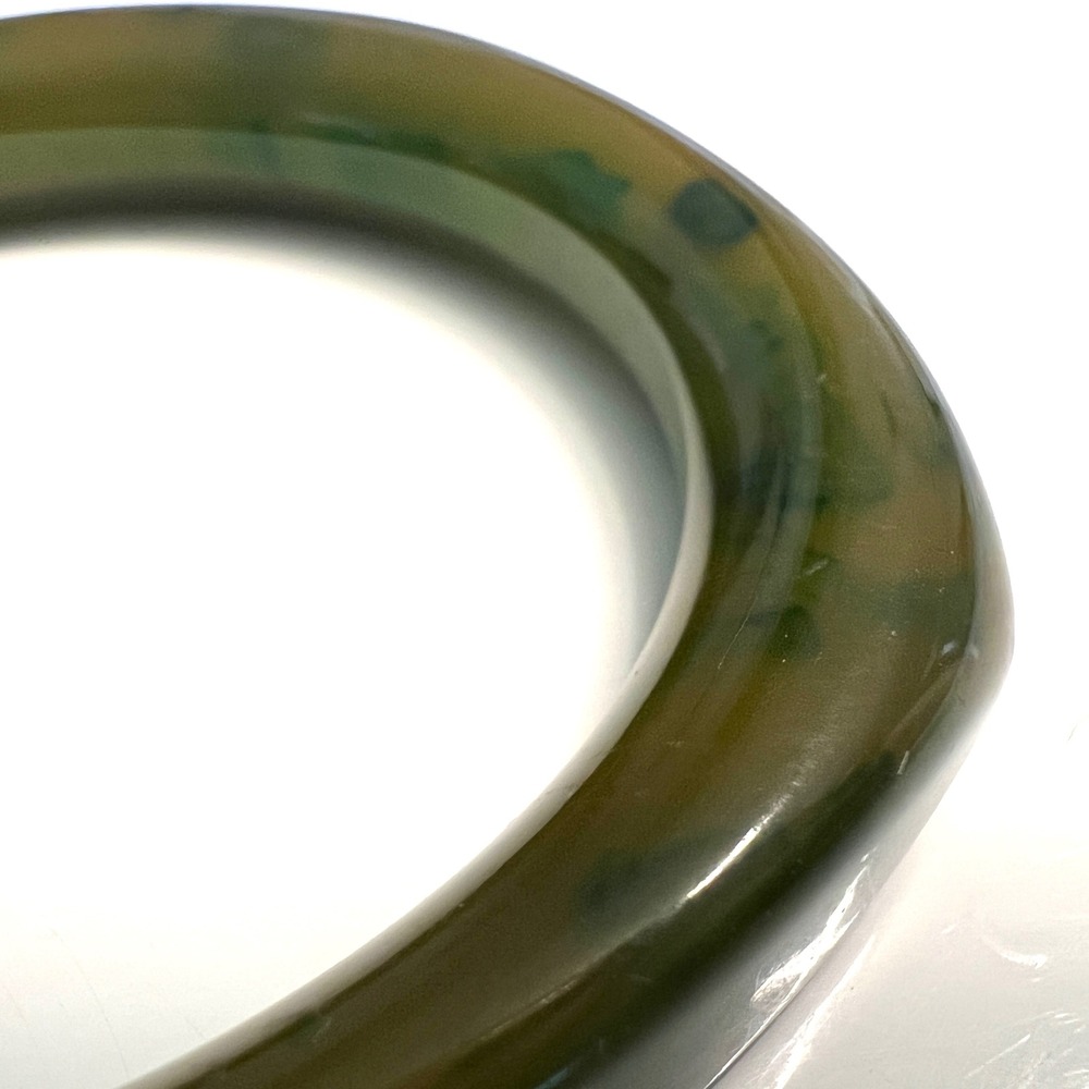 Vintage Olive Green Bakelite Carved Bangle Bracelet Simichrome Tested - Picture 2 of 9